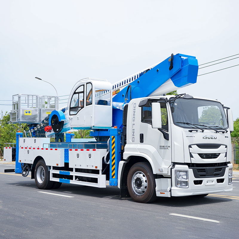 ISUZU 45-метровая автовышка