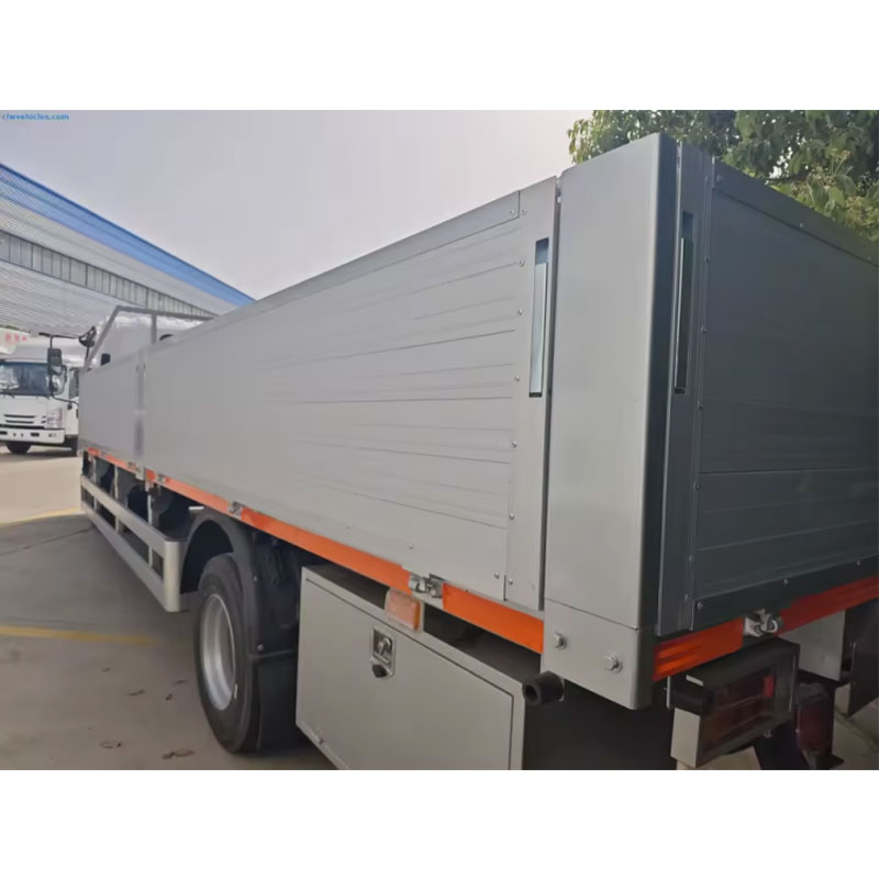 ISUZU 700P грузовой автомобиль с бортовой платформой