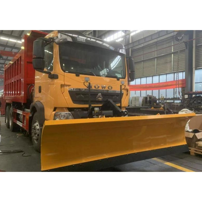 Многофункциональный снегоуборочный автомобиль на шасси «Sinotruk HOWO»