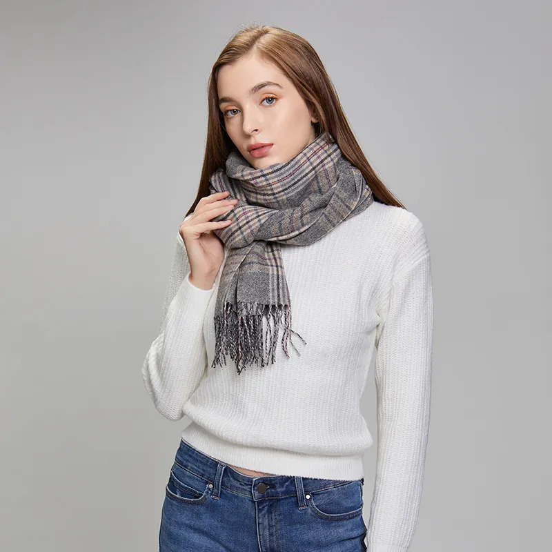 Шерстяная шаль в клетку