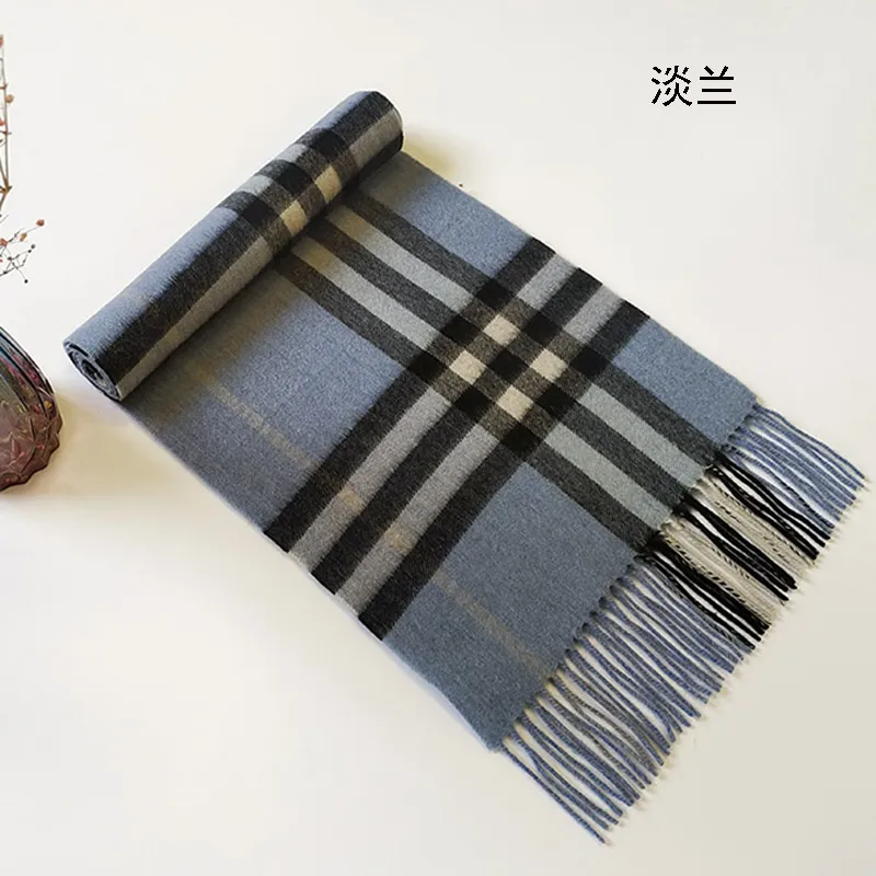 Шерстяной шарф в клетку