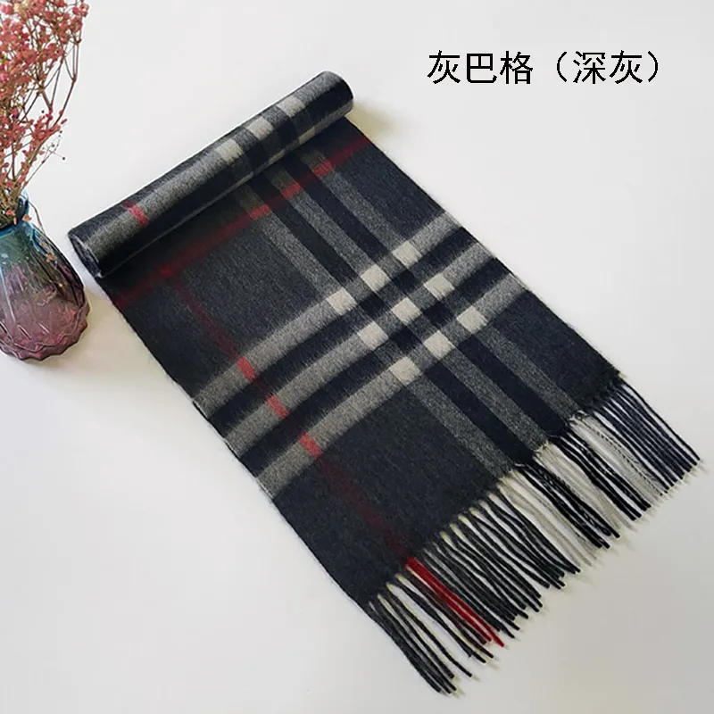 Шерстяной шарф в клетку