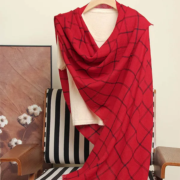 Шаль из водорастворимой шерсти