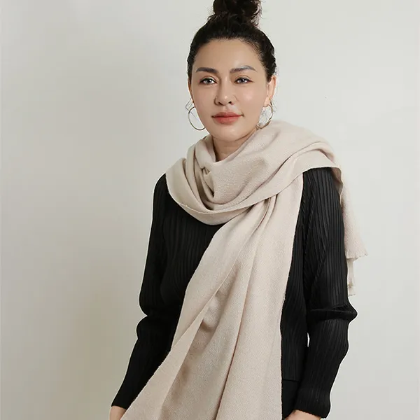 Шерстяная водорастворимая шаль