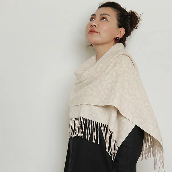 Шерстяная жаккардовая шаль из модала