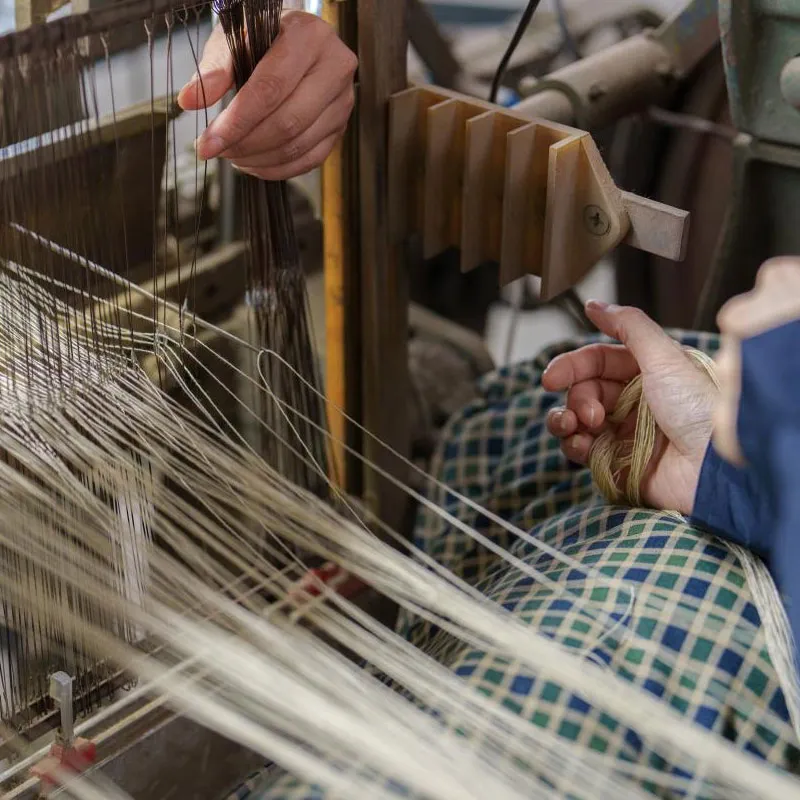 Сочетая в себе современную элегантность и классический шарм, наш экологически чистый домашний текстиль демонстрирует лучшие традиции ремесленного мастерства