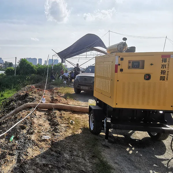 Дренажный насос на прицепе