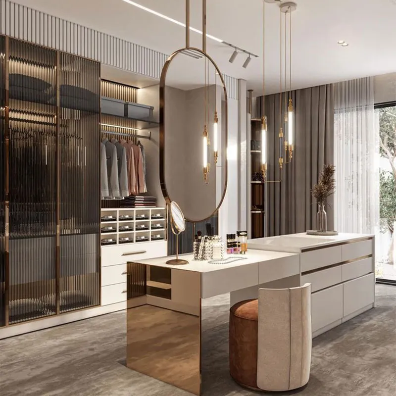 Зеркало в алюминиевой раме