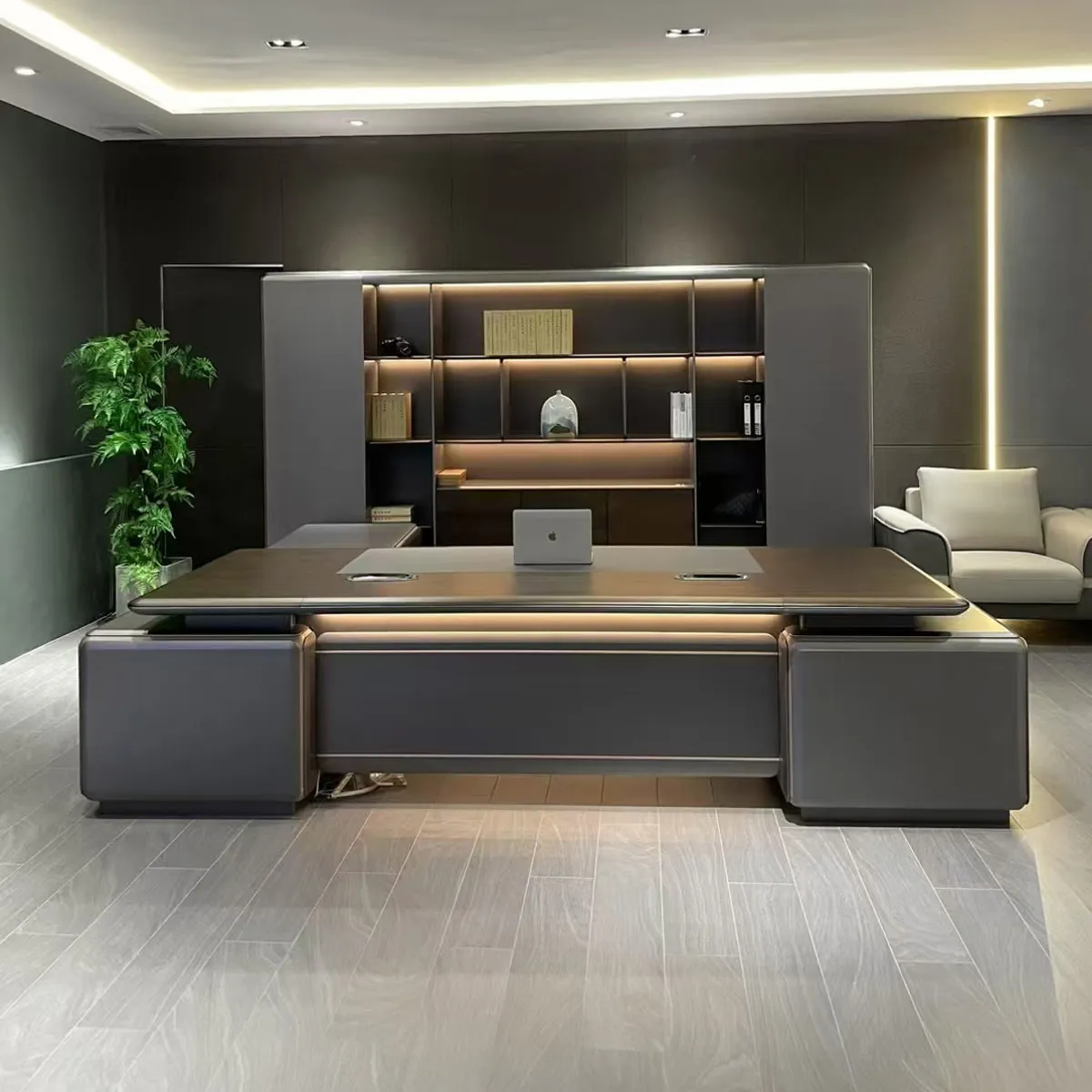 Роскошный рабочий стол для руководителя