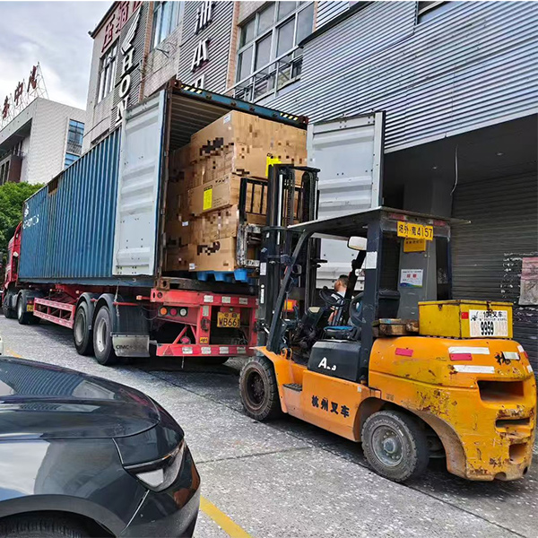Компания Ganzhou Xinronga Furniture Co., Ltd. поставляет мебель оптом и эффективно выполняет контракт, демонстрируя свою производственную мощь.