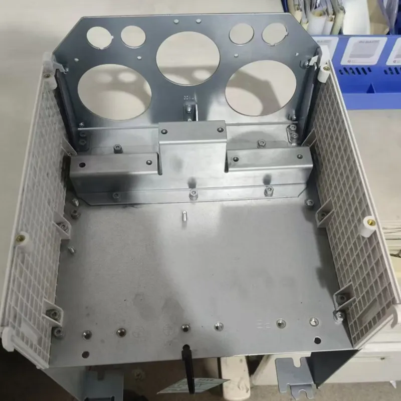 Предварительная сборка клеммной коробки частотного преобразователя