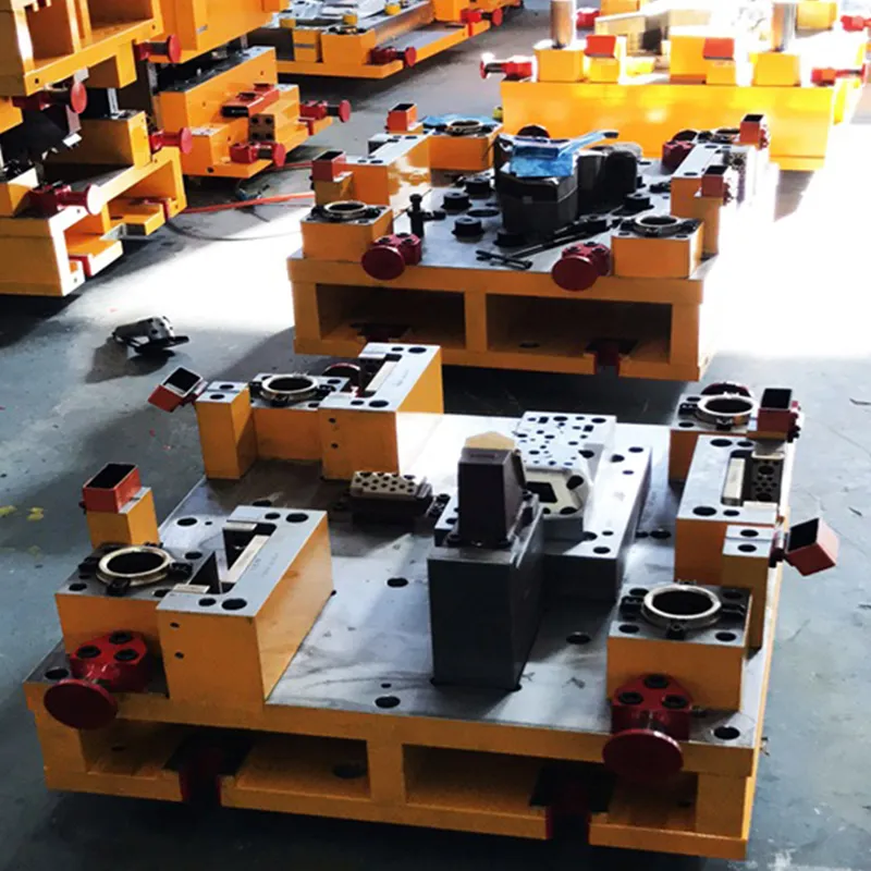 Штамповочная пресс-форма для последовательного действия