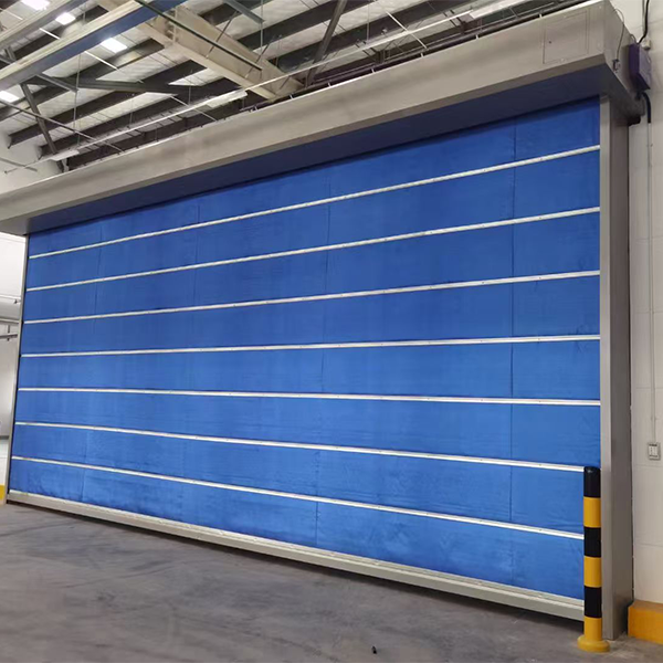Двухрядные двухсекционные противопожарные роллетные ворота из неорганической ткани