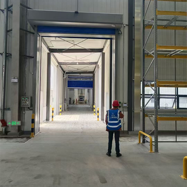 Двухрядные двухсекционные противопожарные роллетные ворота из неорганической ткани