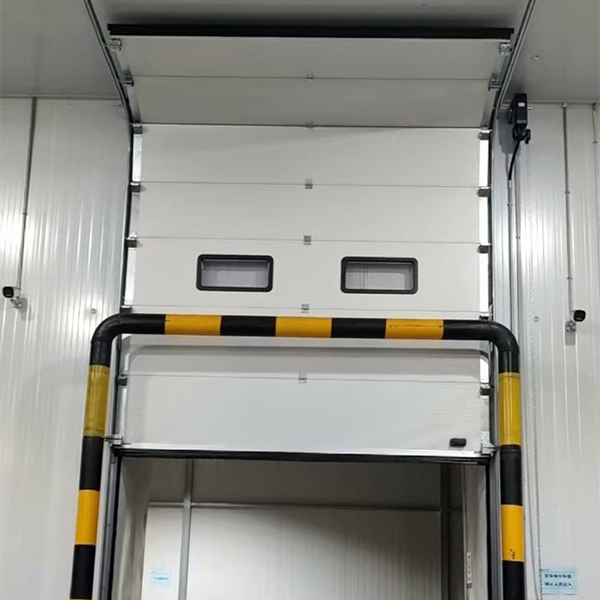 Подъемные теплоизоляционные ворота