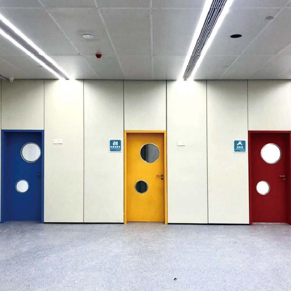 Стальная медицинская дверь