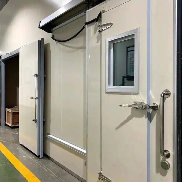 Холодильная изолированная дверь