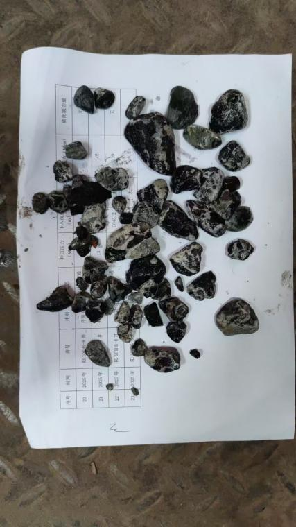 Работы по промывке и удалению песка из скважины Ян 101H14-1 успешно завершены.