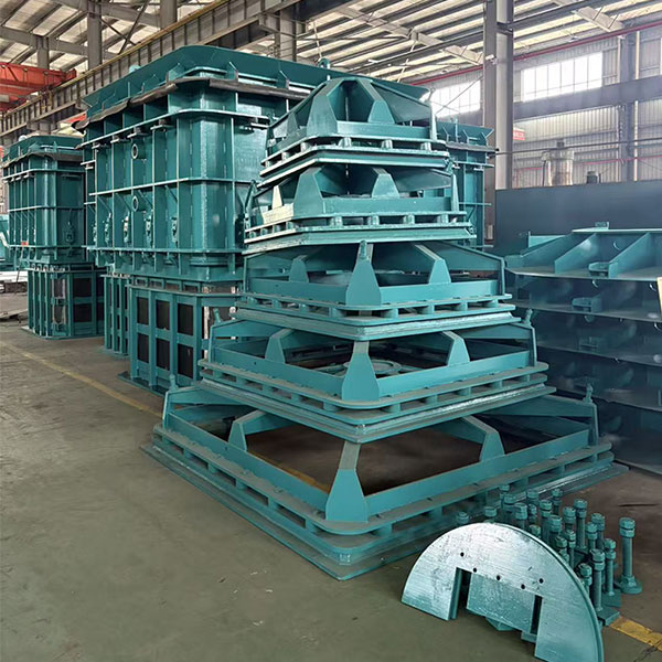 Ежедневная деятельность: Специализация на изготовлении нестандартных пресс-форм по индивидуальным заказам