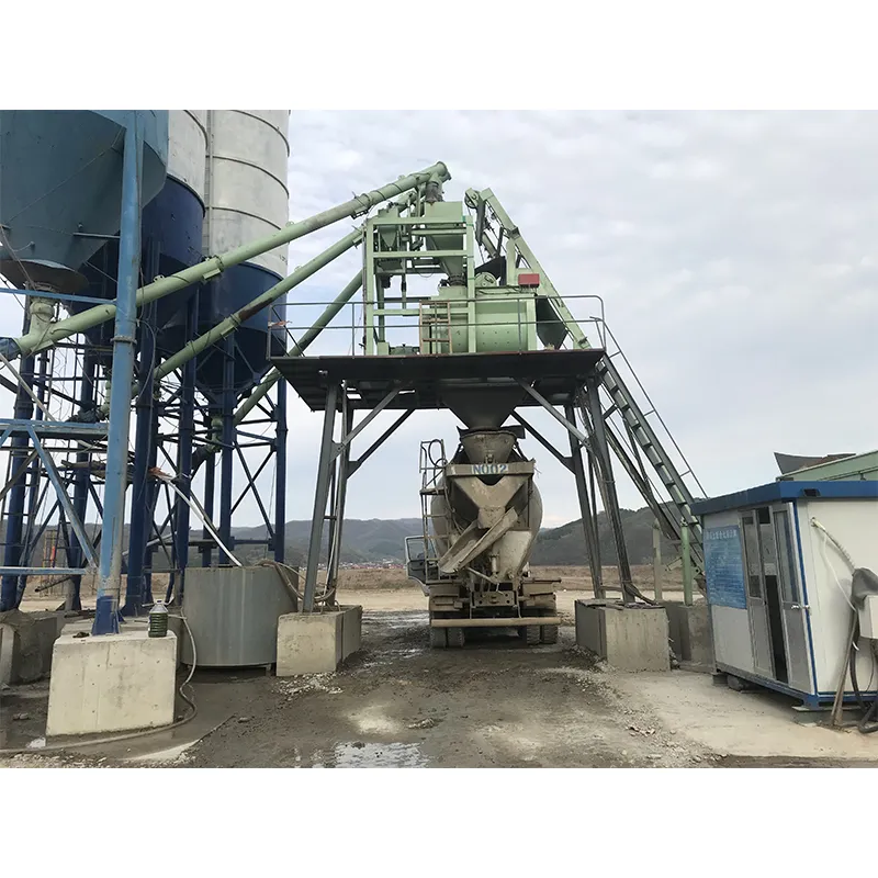 Бетоносмесительный узел с ковшовым подъёмником