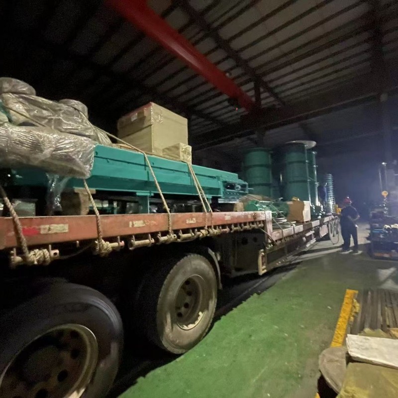 Ежедневная работа по отгрузке: день и ночь, выполнение поставленной задачи.