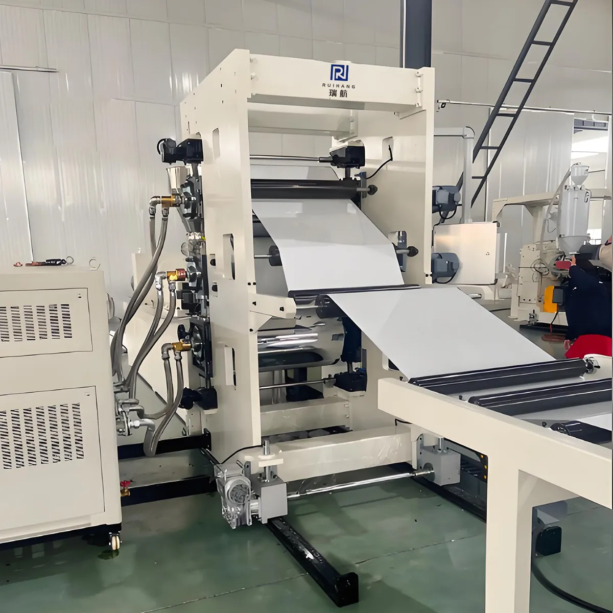 Экструзионная линия для прозрачных и жёстких ПВХ-пленок\листов