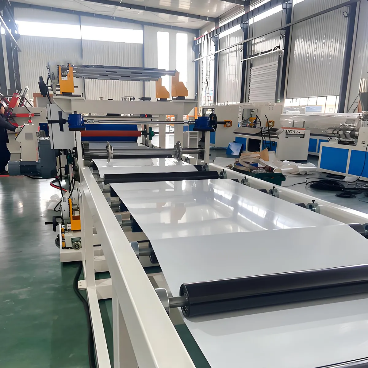 Экструзионная линия для прозрачных и жёстких ПВХ-пленок\листов