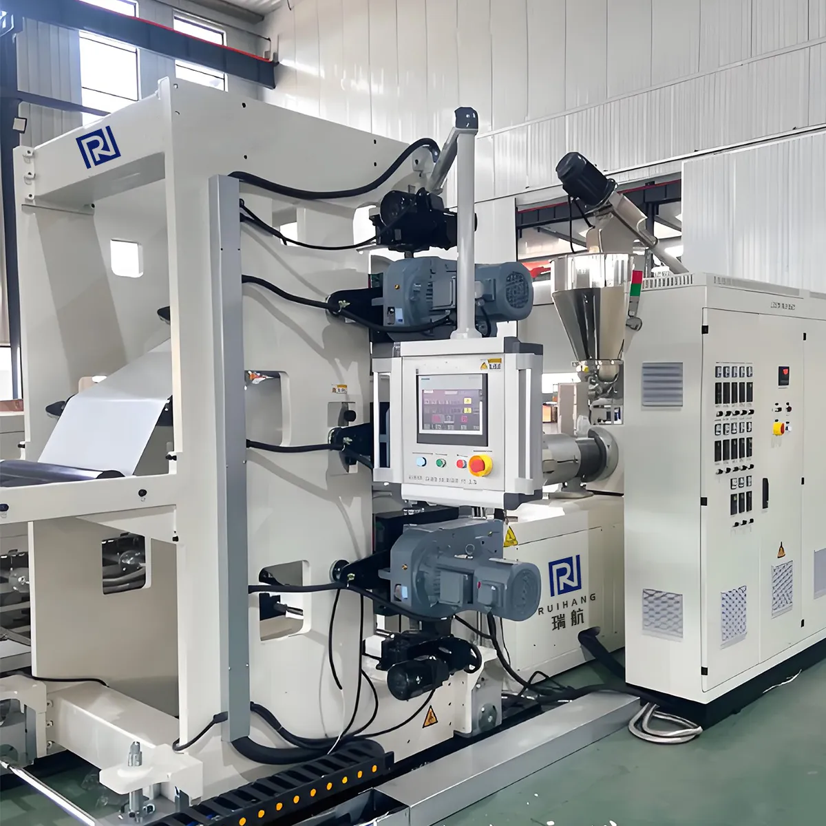 Экструзионная линия для прозрачных и жёстких ПВХ-пленок\листов