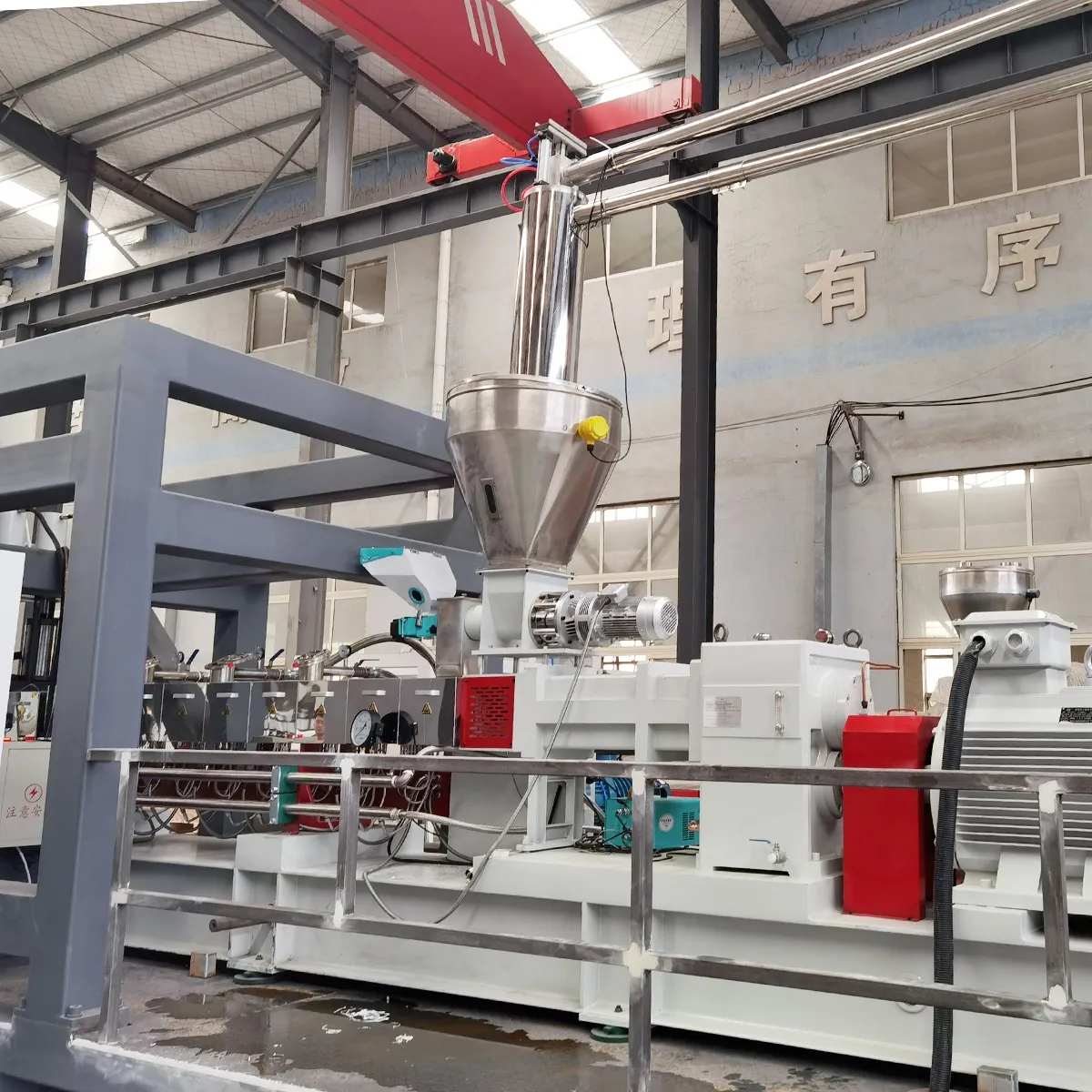 Экструзионная линия для производства ПЭТ-пленки нового поколения с двойным параллельным шнеком