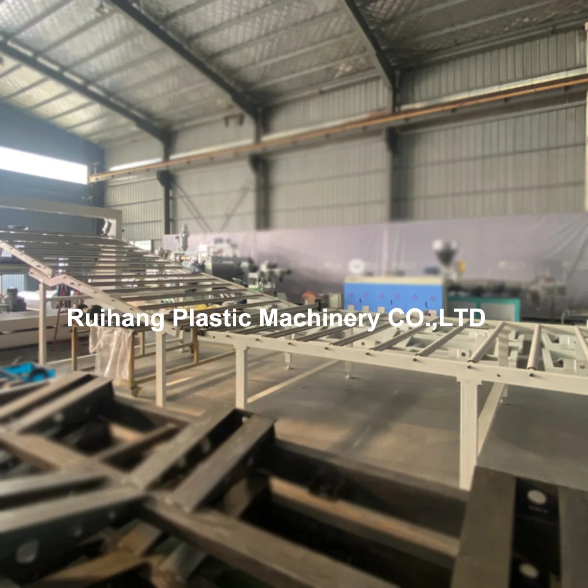 Экструзионная Линия для производства PE V-lock анкерных листов