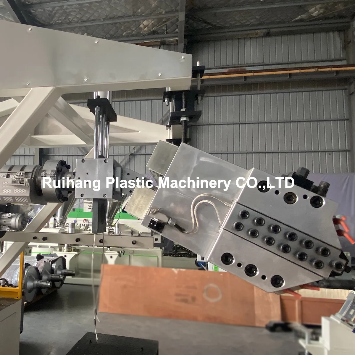 Экструзионная Линия для производства PE V-lock анкерных листов