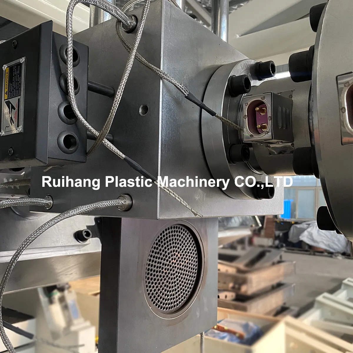 Экструзионная Линия для производства PE V-lock анкерных листов