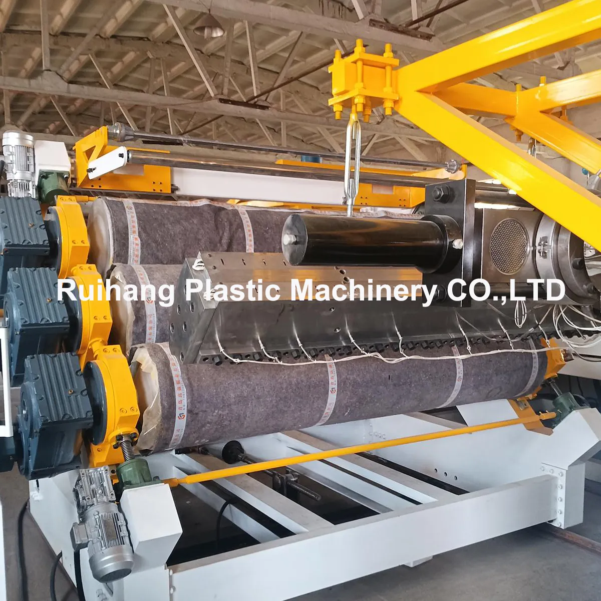 Экструзионная Линия для производства PE V-lock анкерных листов