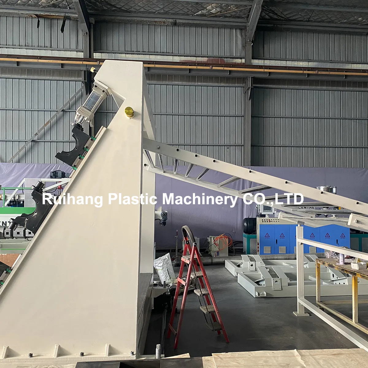 Экструзионная Линия для производства PE V-lock анкерных листов