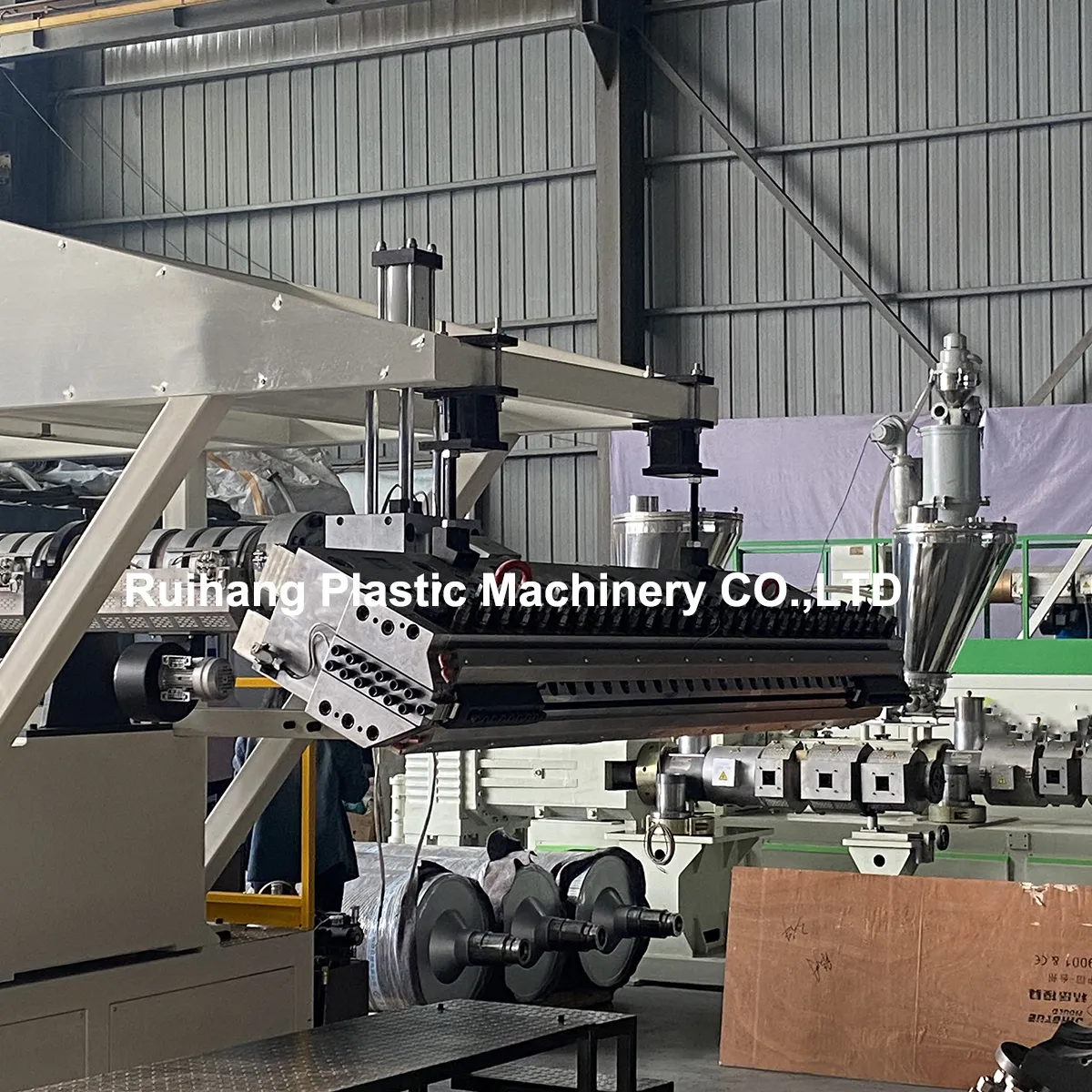 Экструзионная Линия для производства PE V-lock анкерных листов