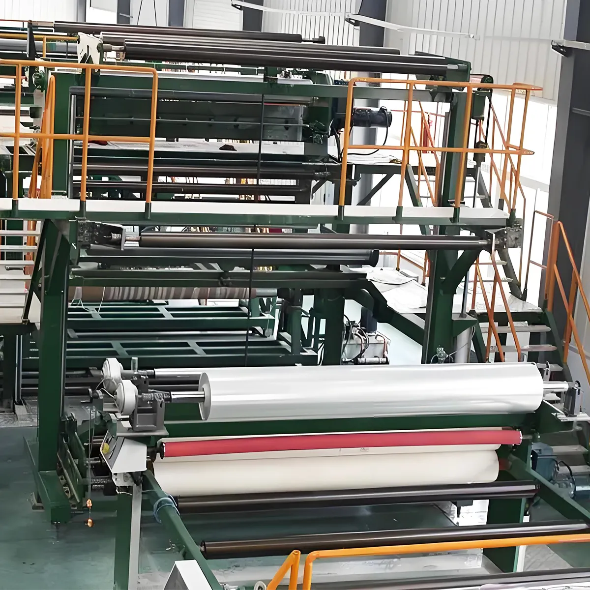 Экструзионная Линия по производству гидроизоляционной мембраны из HDPE