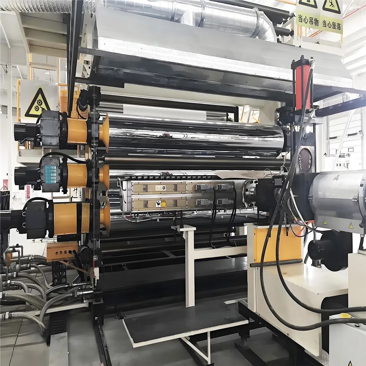 Экструзионная Линия по производству гидроизоляционной мембраны из HDPE