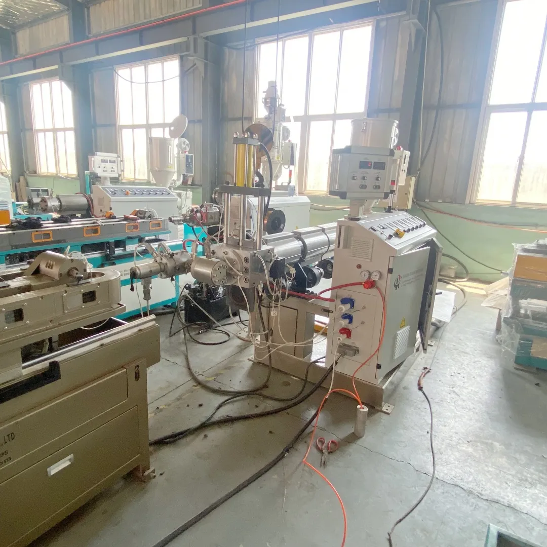 Экструзионные линии для производства одностенных гофрированных труб из ПВХ, ПЭ, ПНД