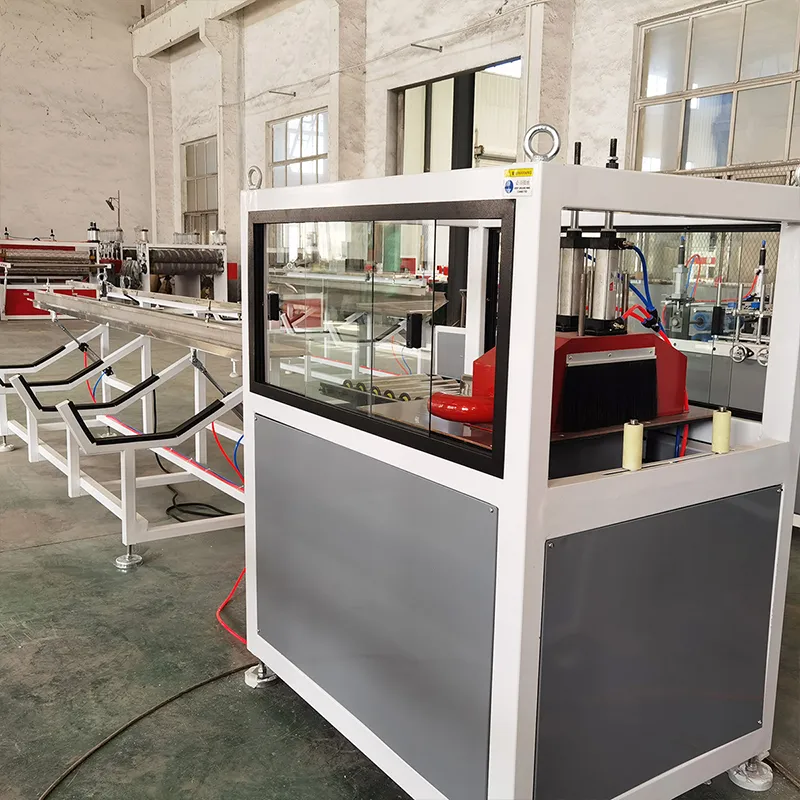 Линия по производству декоративных панелей из древесно-пластикового композита (WPC) на основе PVC/PP/PE