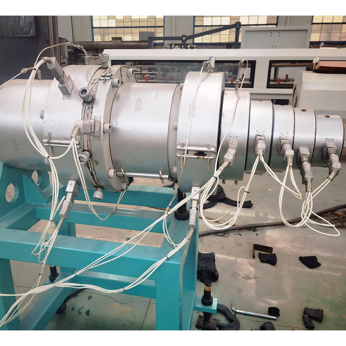 Экструзионные линии для производства спирально- навитых труб из ПНД больших диаметров