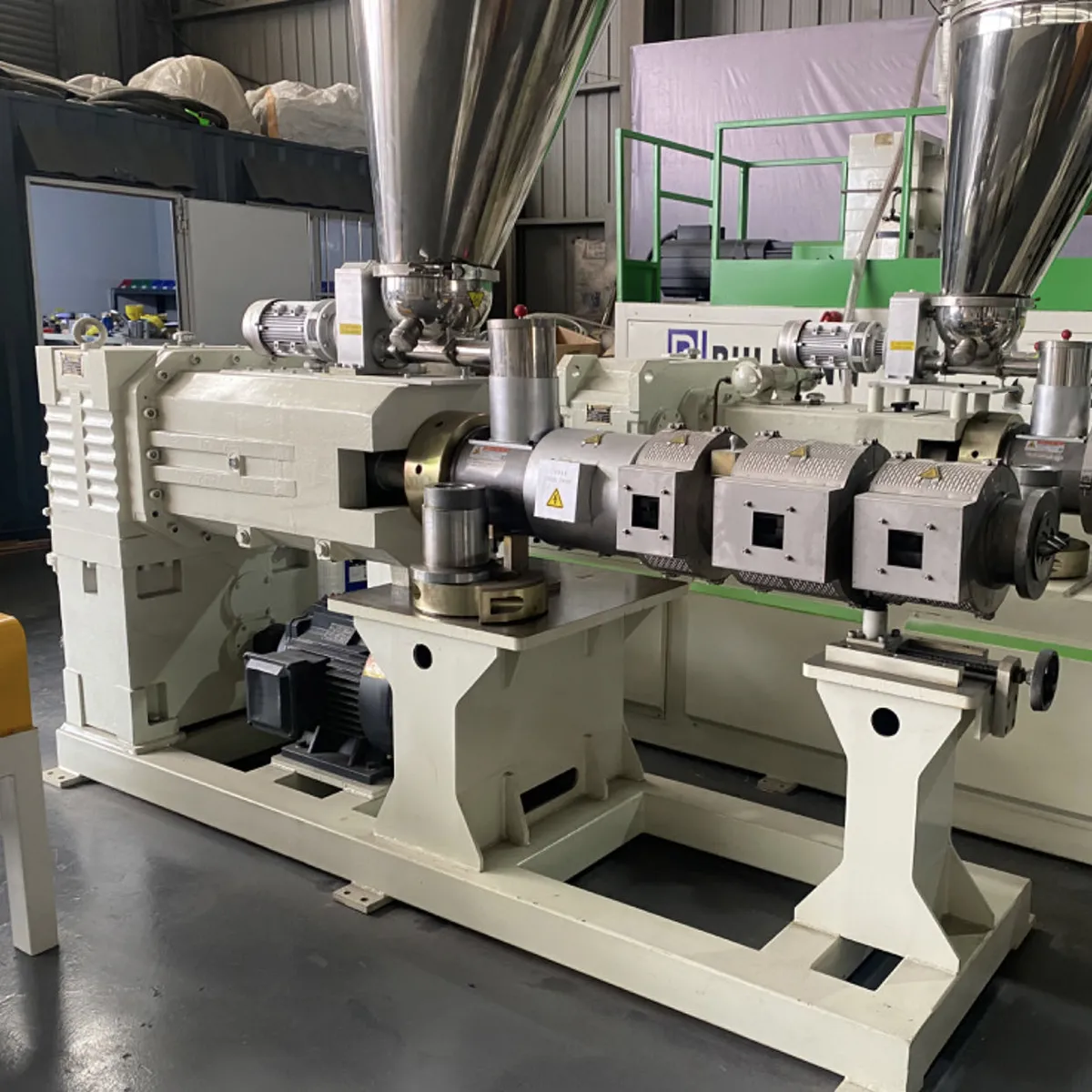 Экструзионные Линии для производства жесткой гладкостенной ПВХ трубы