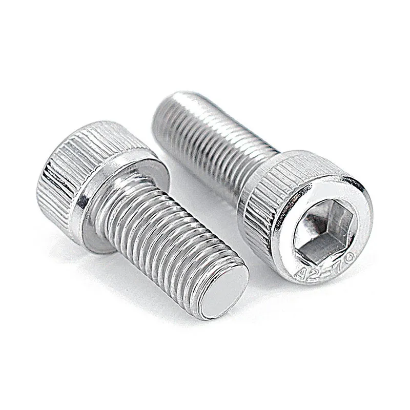 Болт с цилиндрической головкой и внутренним шестигранником