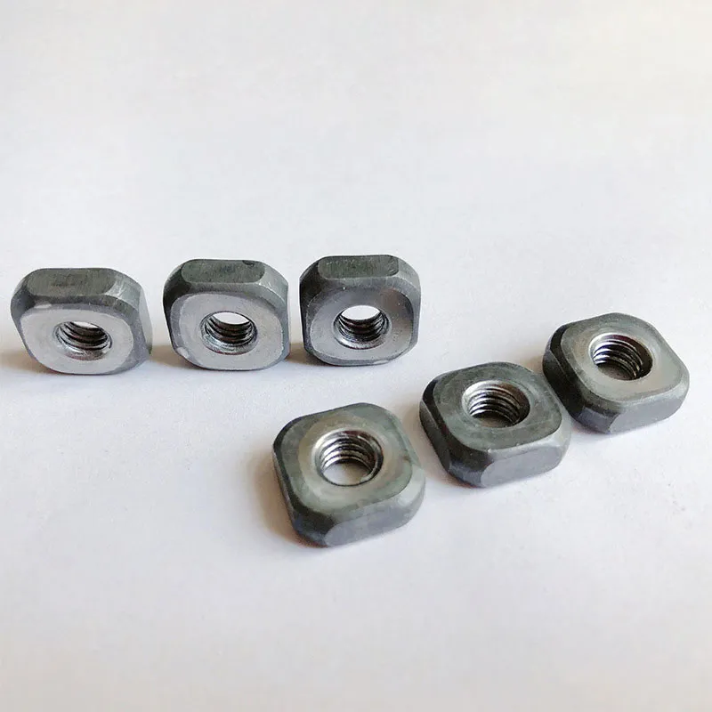 Квадратная гайка