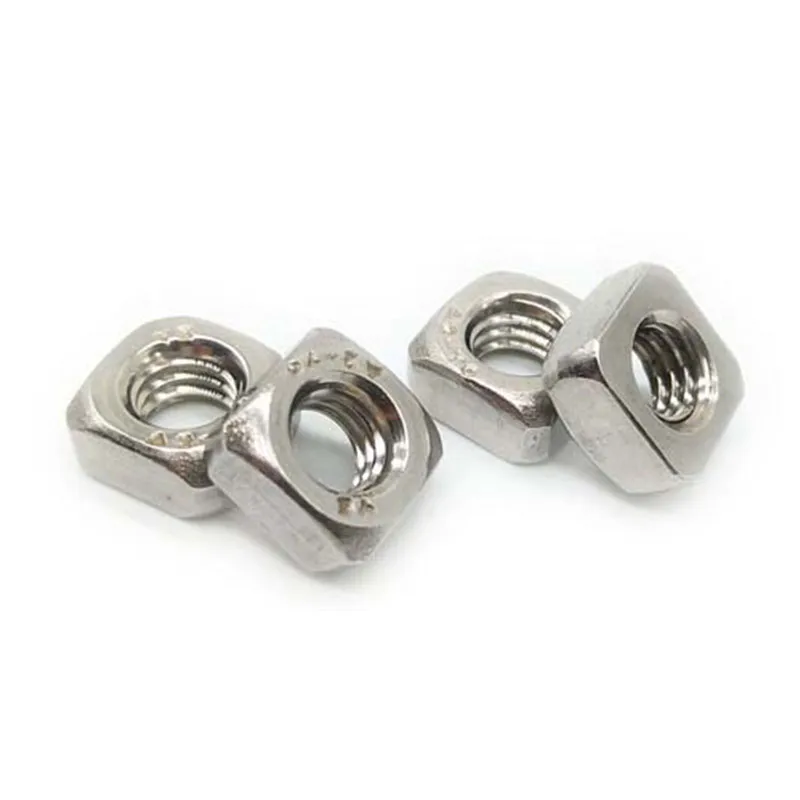 Квадратная гайка