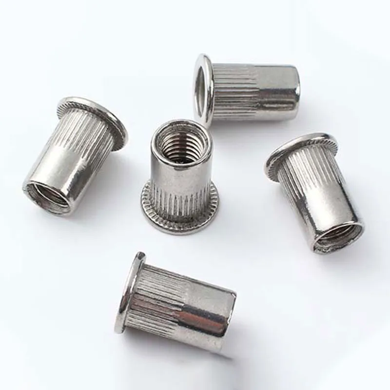 Резьбовая вытяжная заклепка с плоской головкой