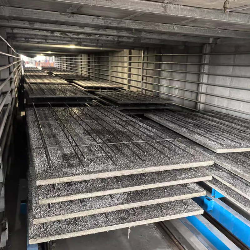 Плоская монолитная плита перекрытия с несъемной опалубкой из легкого бетона на стальном каркасе