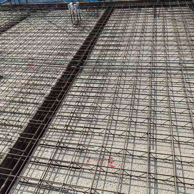 Плоская монолитная плита перекрытия с несъемной опалубкой из легкого бетона на стальном каркасе