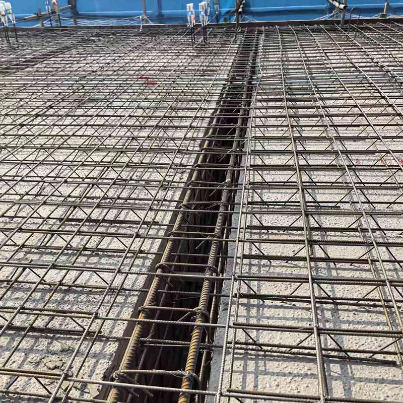 Плоская монолитная плита перекрытия с несъемной опалубкой из легкого бетона на стальном каркасе