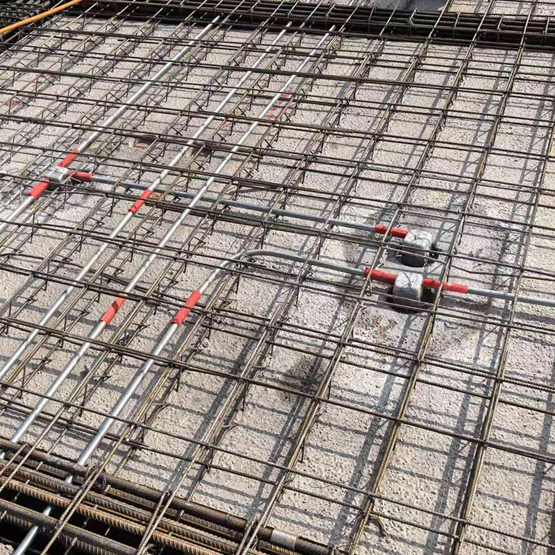 Плоская монолитная плита перекрытия с несъемной опалубкой из легкого бетона на стальном каркасе