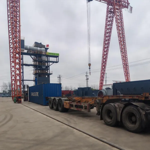 Среди проливного дождя и снега на отправной площадке кипела работа. 12 декабря 2025 года асфальтосмесительная установка YH1500 была отправлена в путь — это было запечатлено на камеру~~~